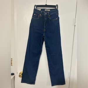 Levi’s - Ribcage Straight Jeans Size 26